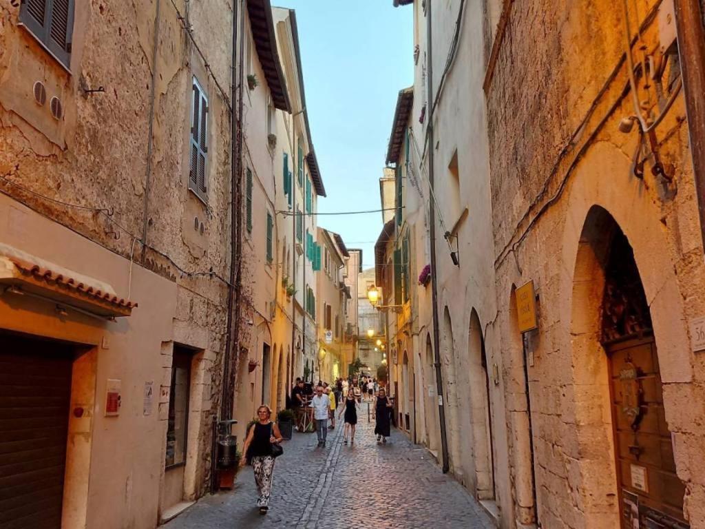 Vicolo Delle Belle Suite Terracina Exterior photo